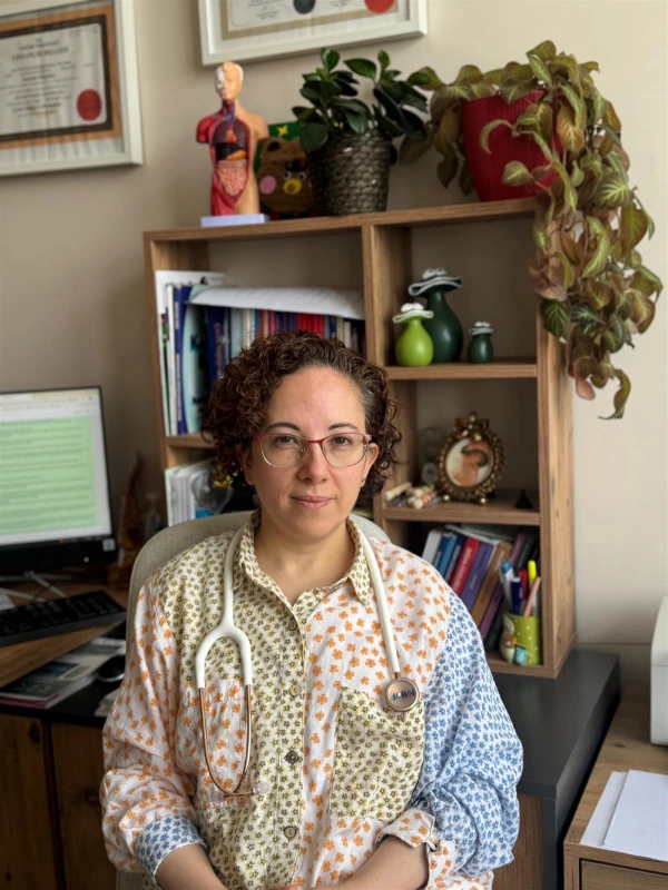Uzm. Dr. Yasemin Düzçeker, Ankara İncek'te pediatrist (çocuk doktoru)